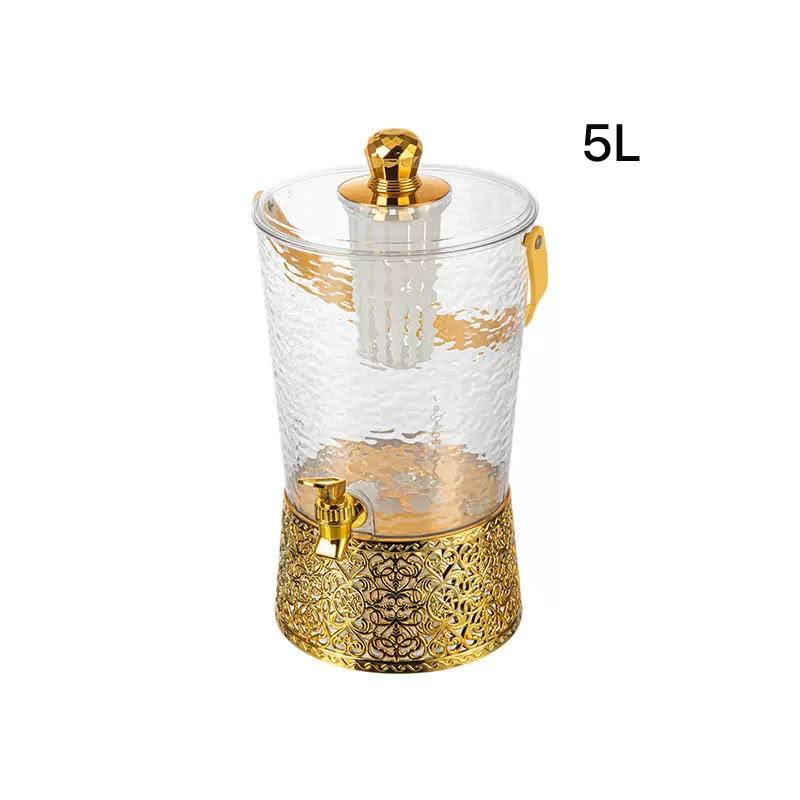 Fontaine en plastique jus où boisson doré et blanc