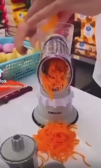 Hachoir manuel avec 3 pots très pratique